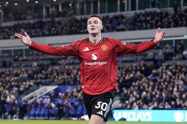 1-0！卡里克神换人，谢什科一剑封喉，曼联复仇，剑指英超前三